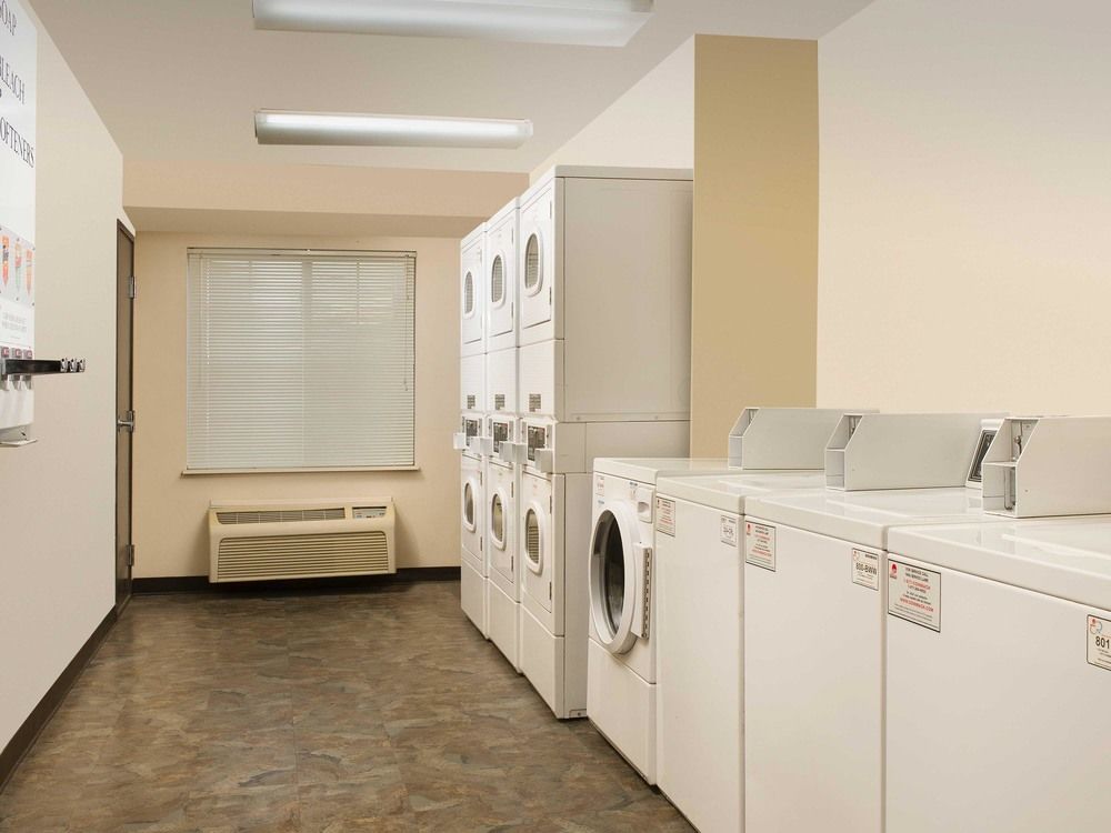 Extended Stay America Select Suites - Cleveland - Airport フェアビューパーク エクステリア 写真
